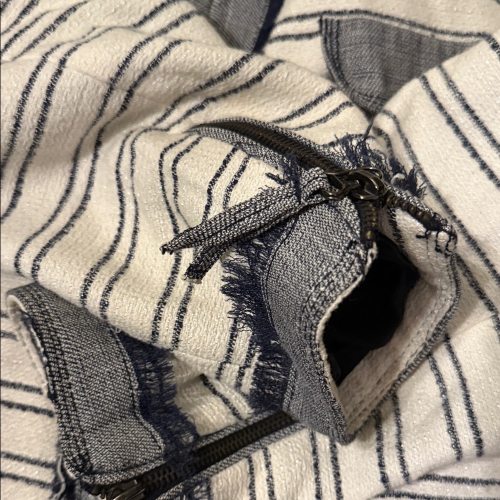 Zara Jacket with Navy Accents - Picture 5 of 8